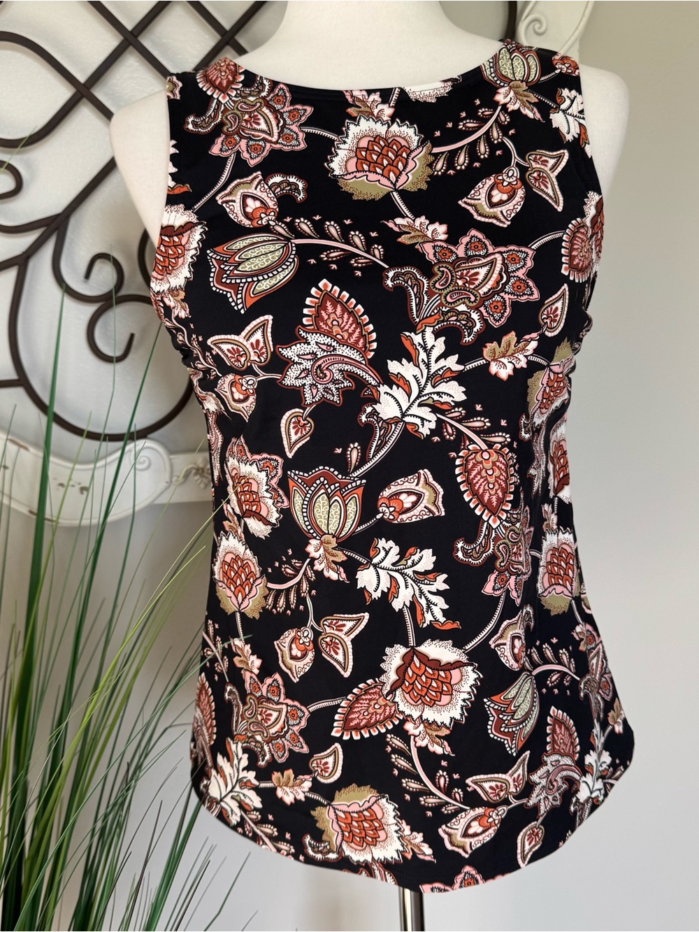 LANDS’ END Size 10 Black Floral High Neckline Tankini Swimsuit Top